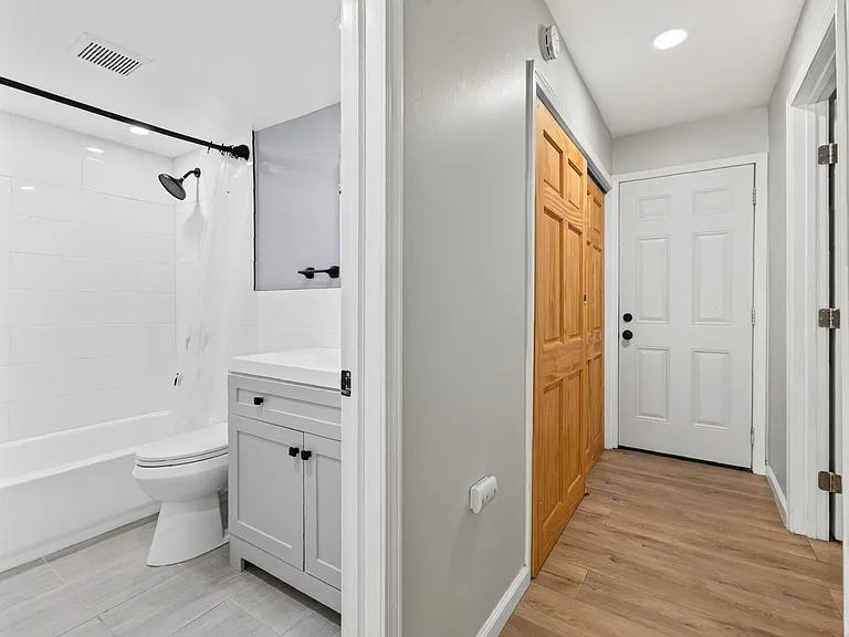 2136 Sara Ashley Way — Photo 15