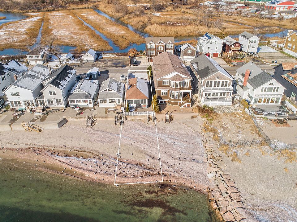 1271 Fairfield Beach Road