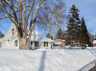 508 W Oak St, Sturgeon Bay, WI 54235