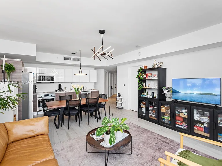 1010 SW 2nd Ave #1709 — Photo 7