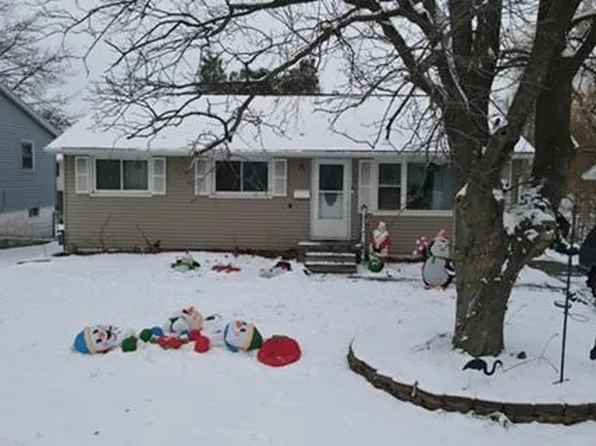 927 Eisenhower St, Muscatine, IA 52761