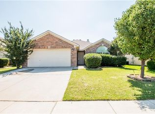 8649 Corral Cir, Fort Worth, TX 76244