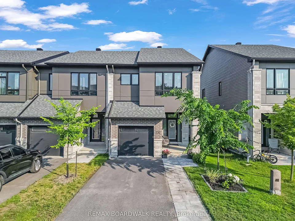 232 Bristol Cres