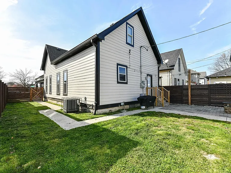 405 N State Ave — Photo 6