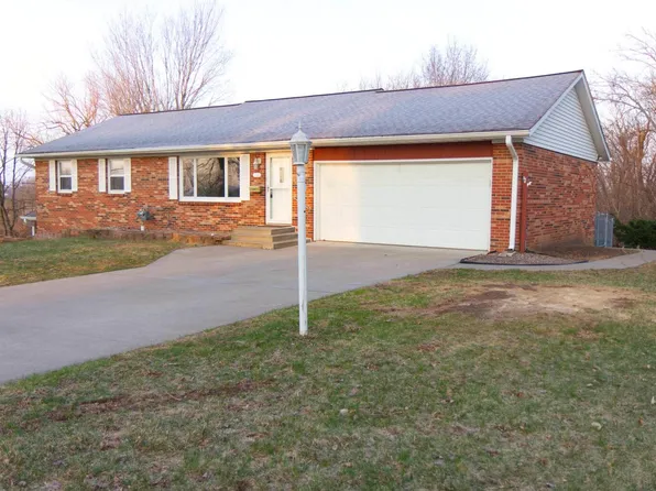 730 Schick Rd, Clinton, IA 52732
