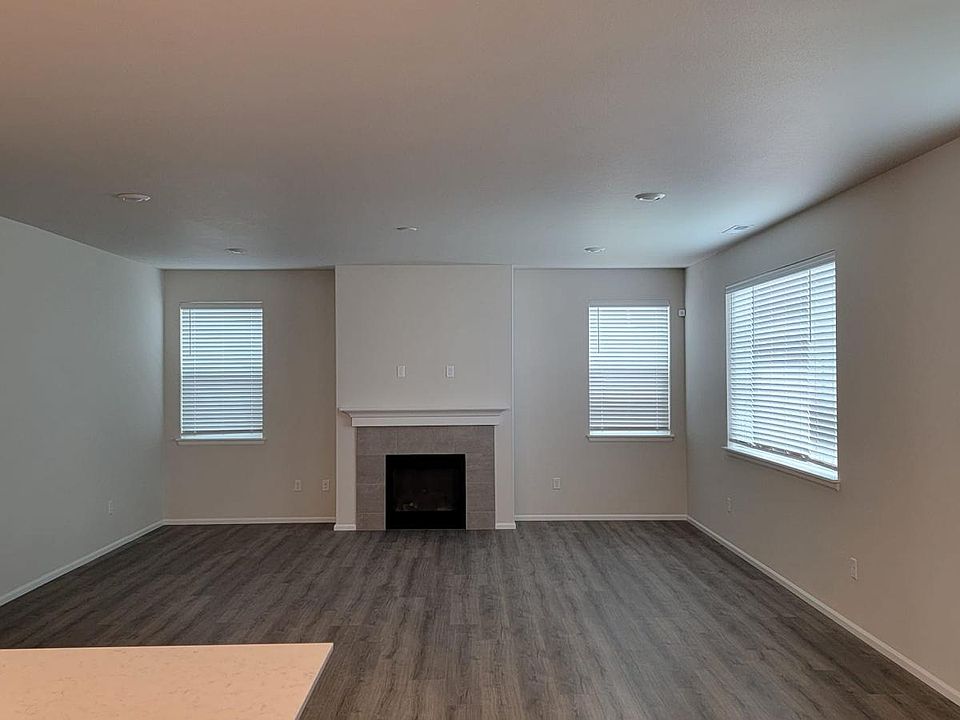 1st image of 19920 137th Avenue Ct E