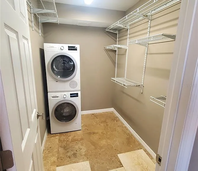 775 N Village Dr N #204 — Photo 20
