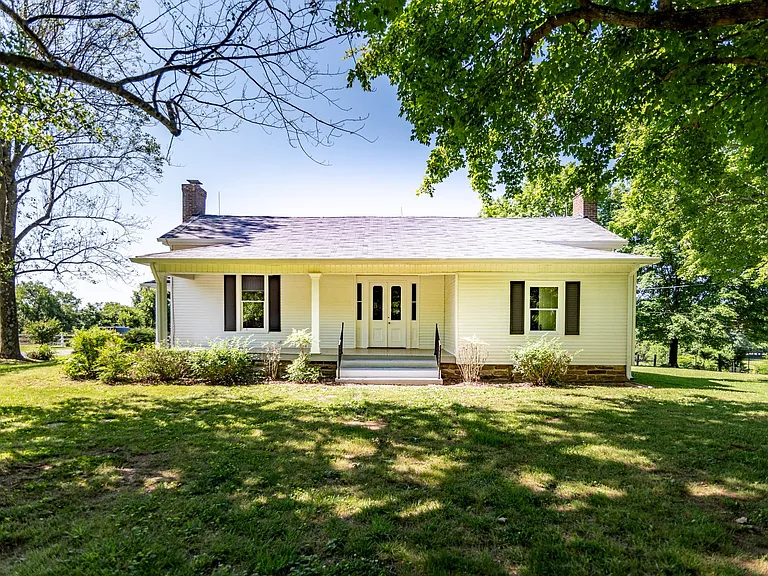 3097 Old Murfreesboro Rd — Photo 1