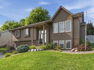 302 Carly Cir, Council Bluffs, IA 51503