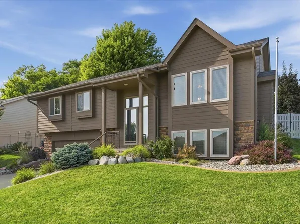 302 Carly Cir, Council Bluffs, IA 51503