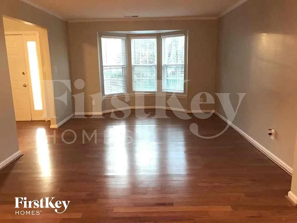 3 bed, 2.5 bath, 1962 sqft, $2,695 — Photo 2