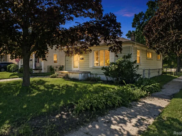 531 Highland Ave, Clawson, MI 48017