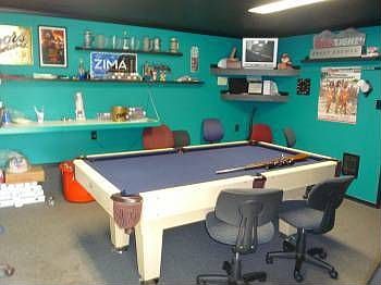 Pool room!