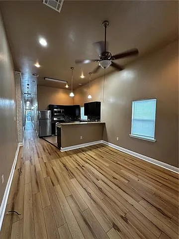 2231 Franklin Ave — Photo 3