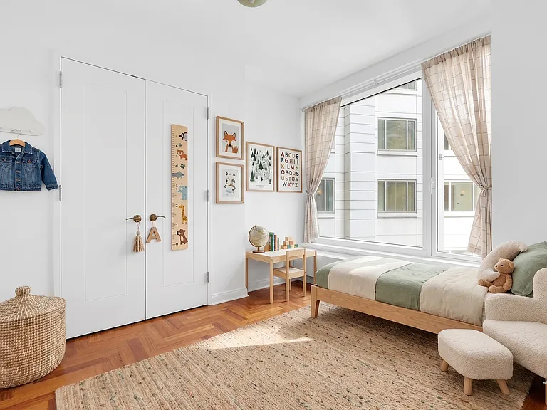 240 Riverside Blvd #80 — Photo 13