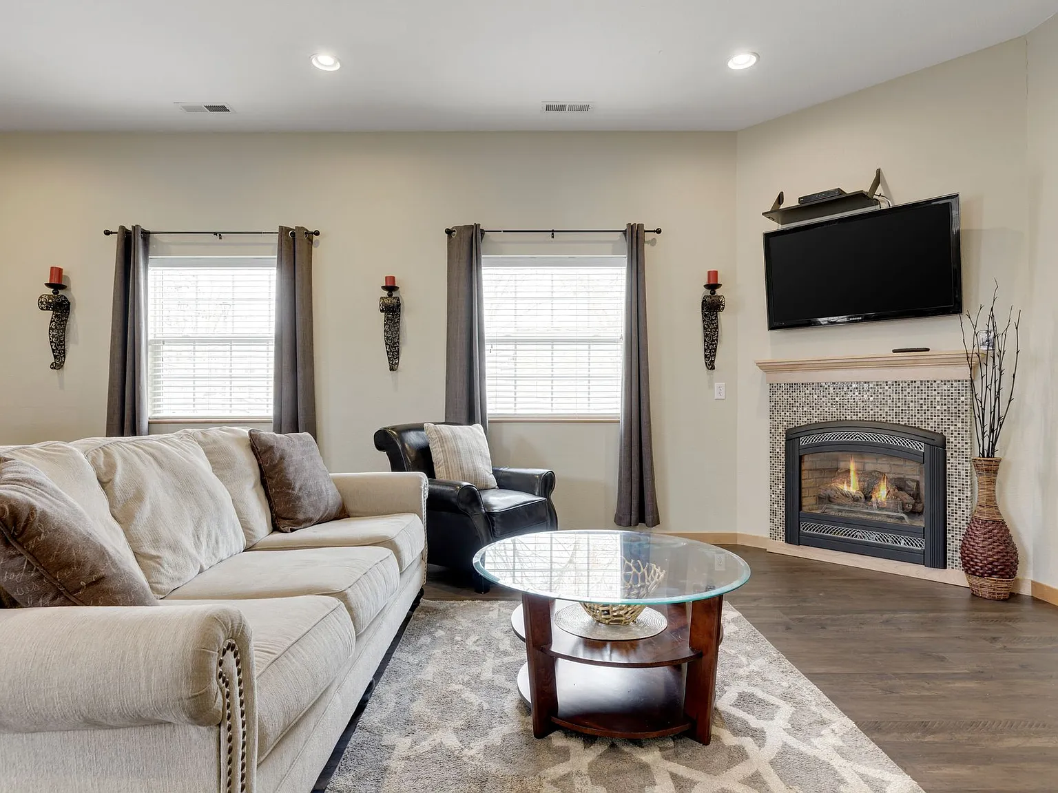 View Pointe Apartments — Photo 3