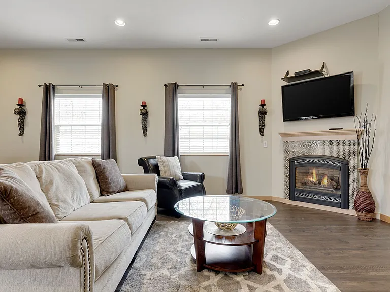 View Pointe Apartments — Photo 3
