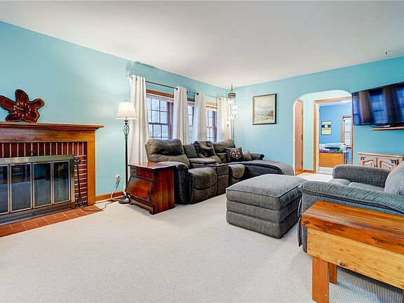 5th image of 206 Bluff Dr