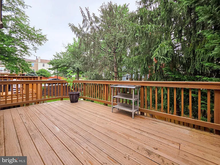 6605 Rockleigh Way — Photo 9