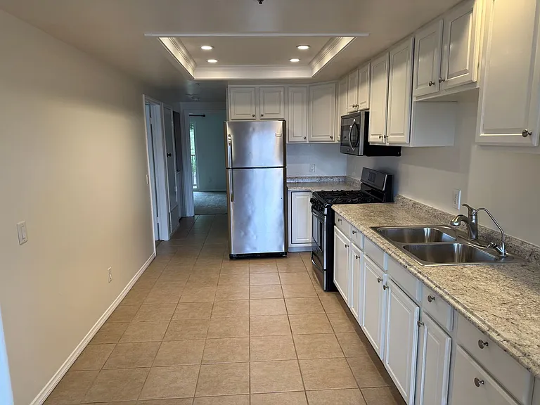 2623 Calle Del Comercio — Photo 5