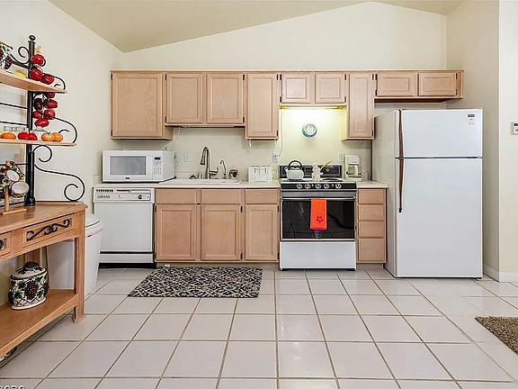 3rd image of 3747 E Quail Ave