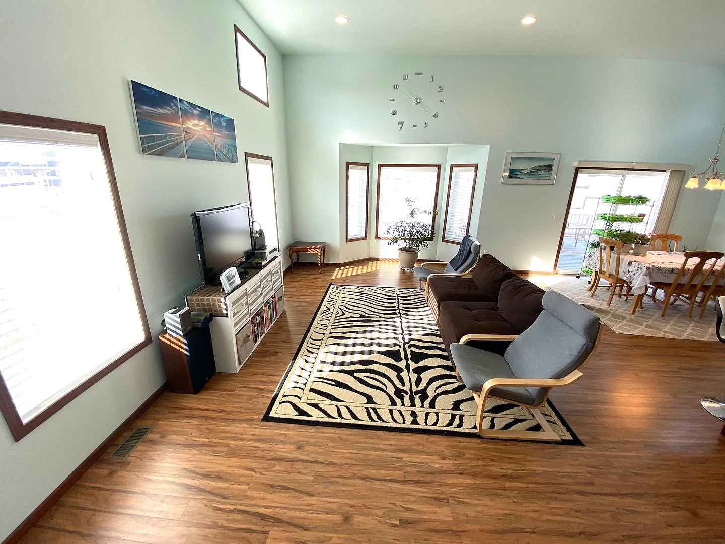 4 Bedroom Home in Valley View Estates!! — Photo 4