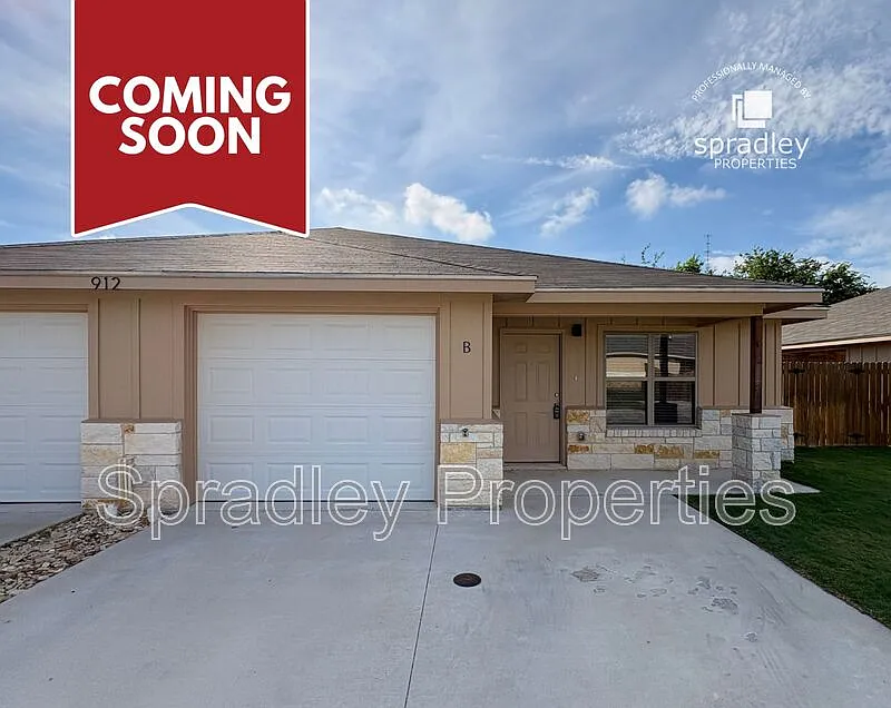 1009B Llano Ct