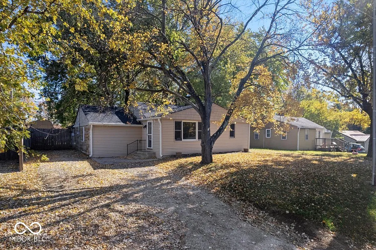 8098 N 700 W photo 1