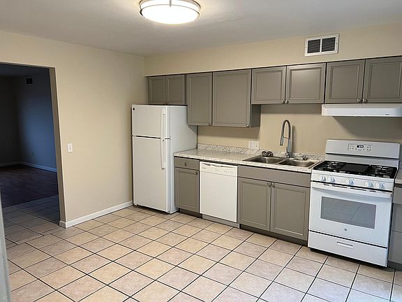 3rd image of 4310 Norman Dr SE APT C