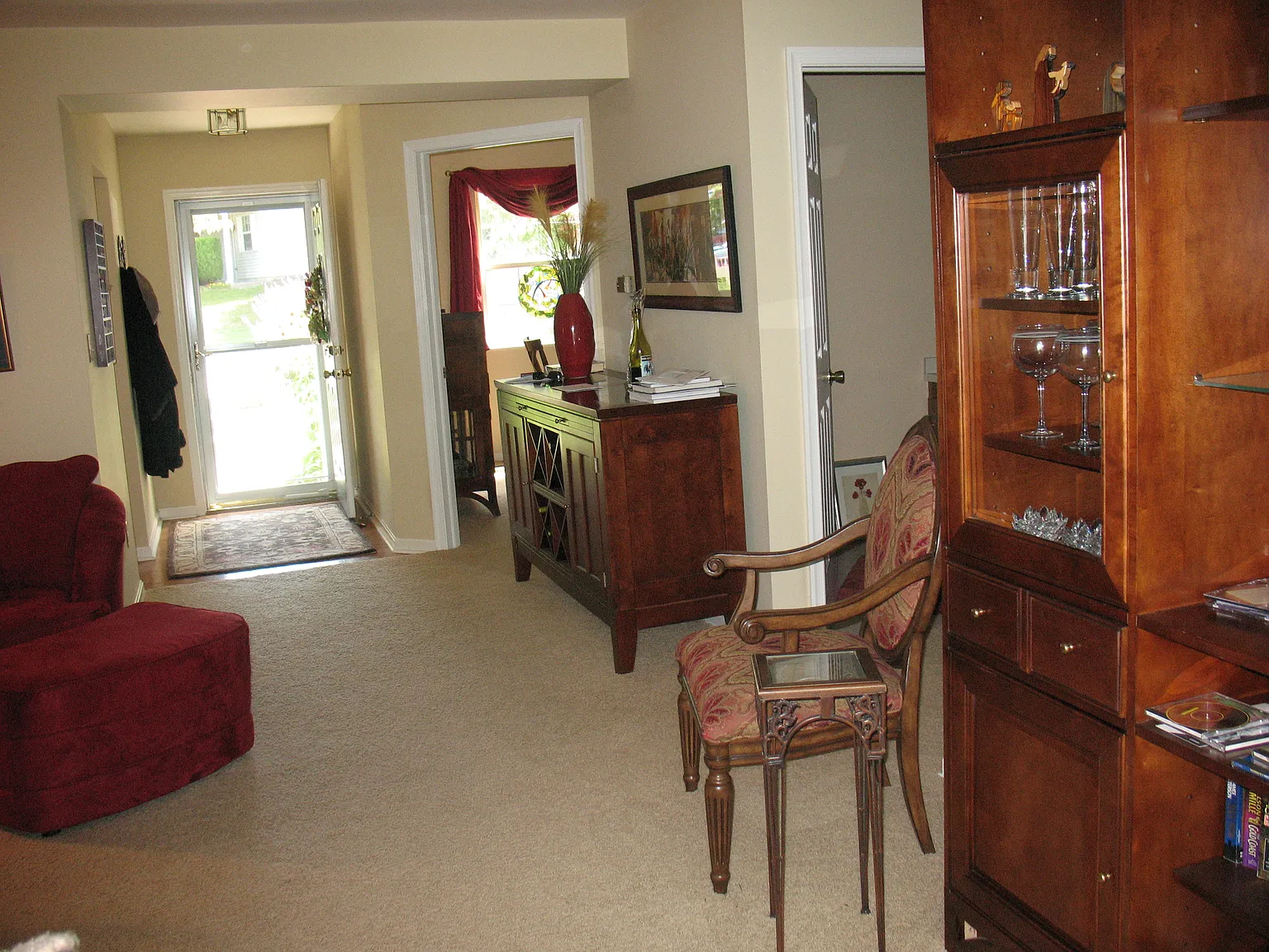 2 bed, 2.5 bath, 1480 sqft, $1,700 — Photo 3