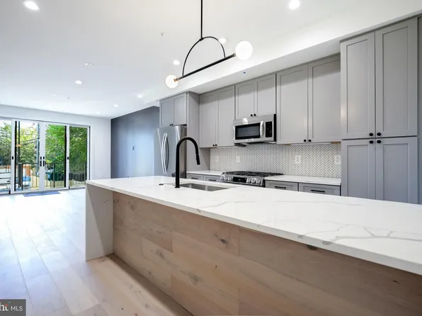 720 Kenyon St NW #1, Washington, DC 20010