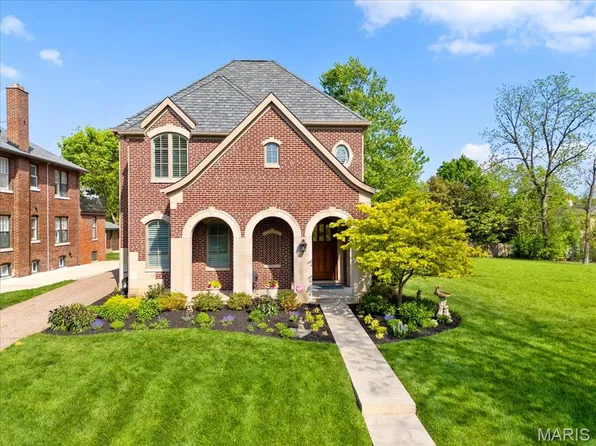 224 N Bemiston Ave, Saint Louis, MO 63105