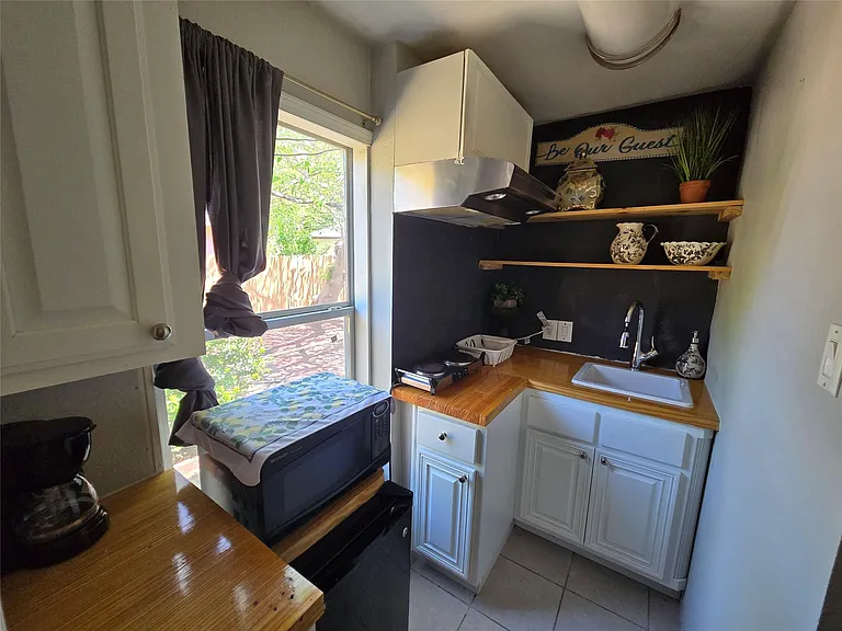 10605 Newmont Rd #B — Photo 6