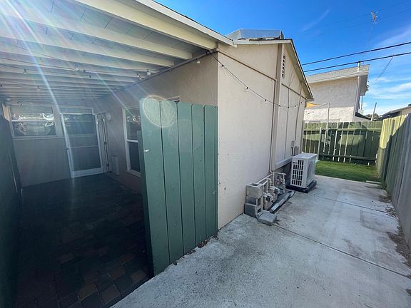3rd image of 4874 Felton St
