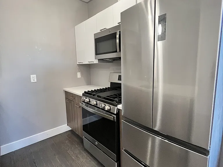 270 Hancock Ave #1 — Photo 2
