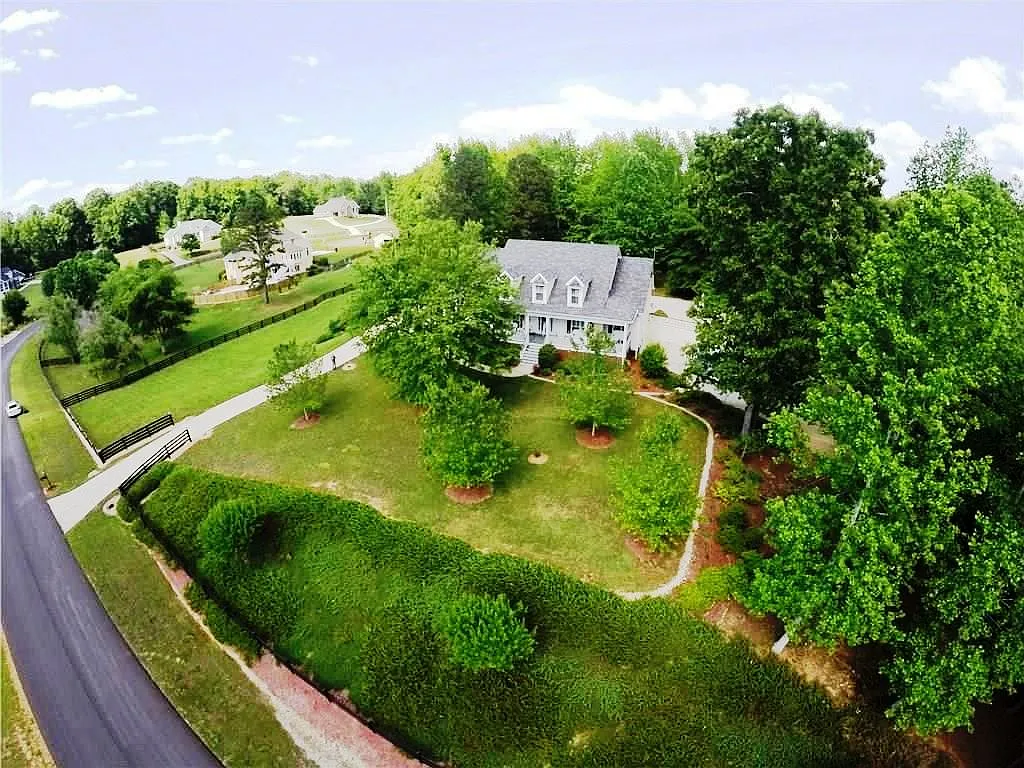 280 Allendale Dr photo 1
