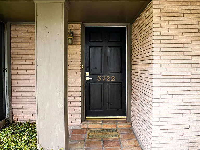3722 Pope Dr — Photo 3