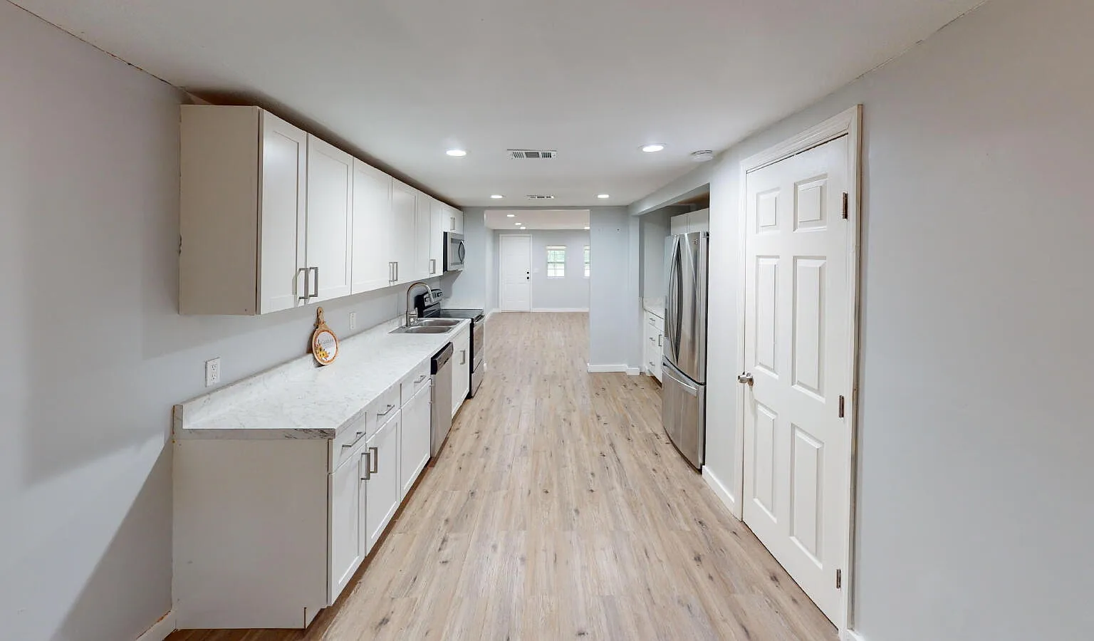 3 bed, 3.0 bath, 1736 sqft, $1,800 — Photo 4