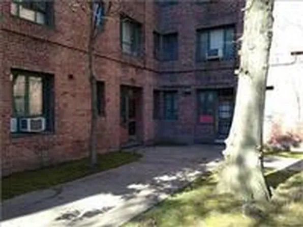 14 Metropolitan Oval