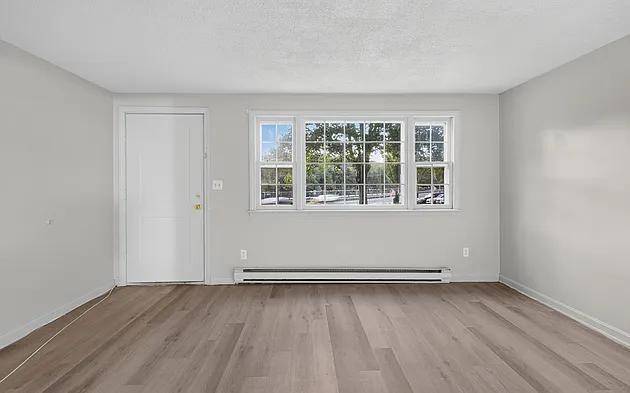 2 bed, 896 sqft, $1,700 — Photo 2