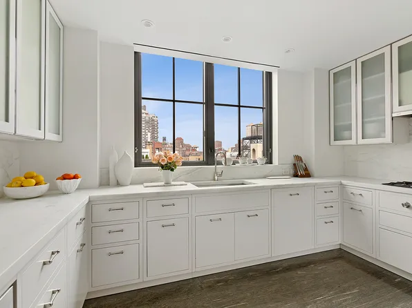 60 East 86th Street image 8 of 11