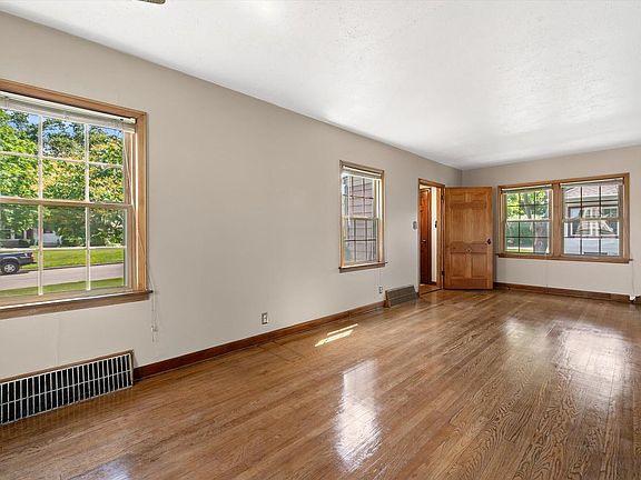 5th image of N84W16278 Donald AVENUE