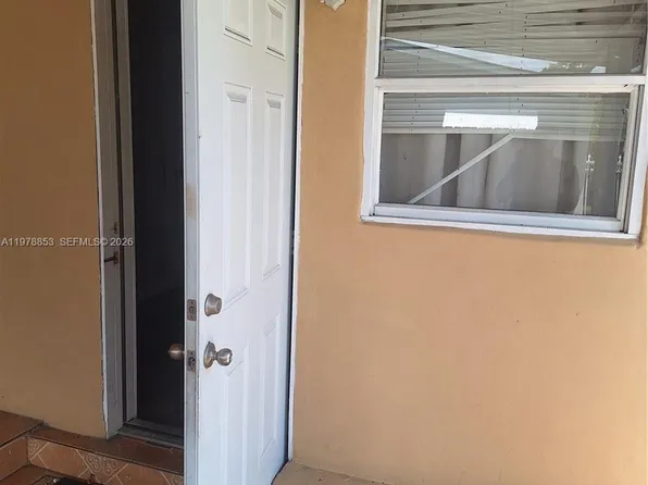 771 NE 177th St #1, Miami, FL 33162