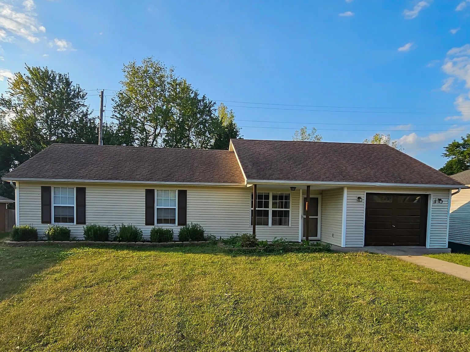 3 bed, 1250 sqft, $1,500 — Photo 1