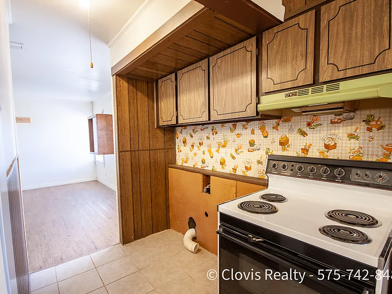 1020 Calhoun St — Photo 8