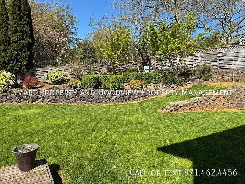 740 SW Carmen Heights Dr