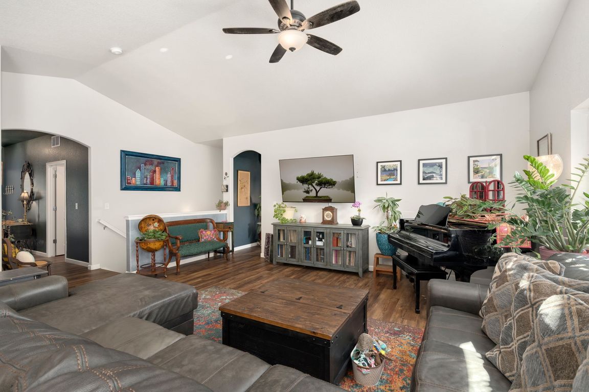 next background image