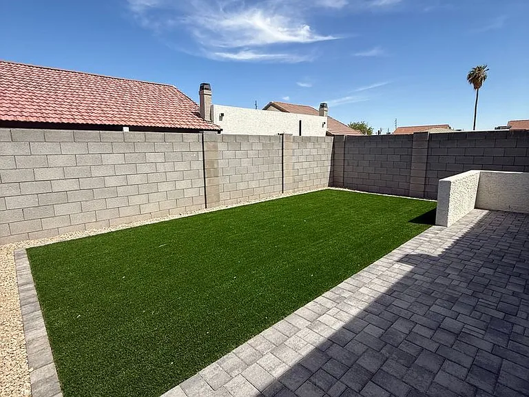 3046 N 24th Dr — Photo 10