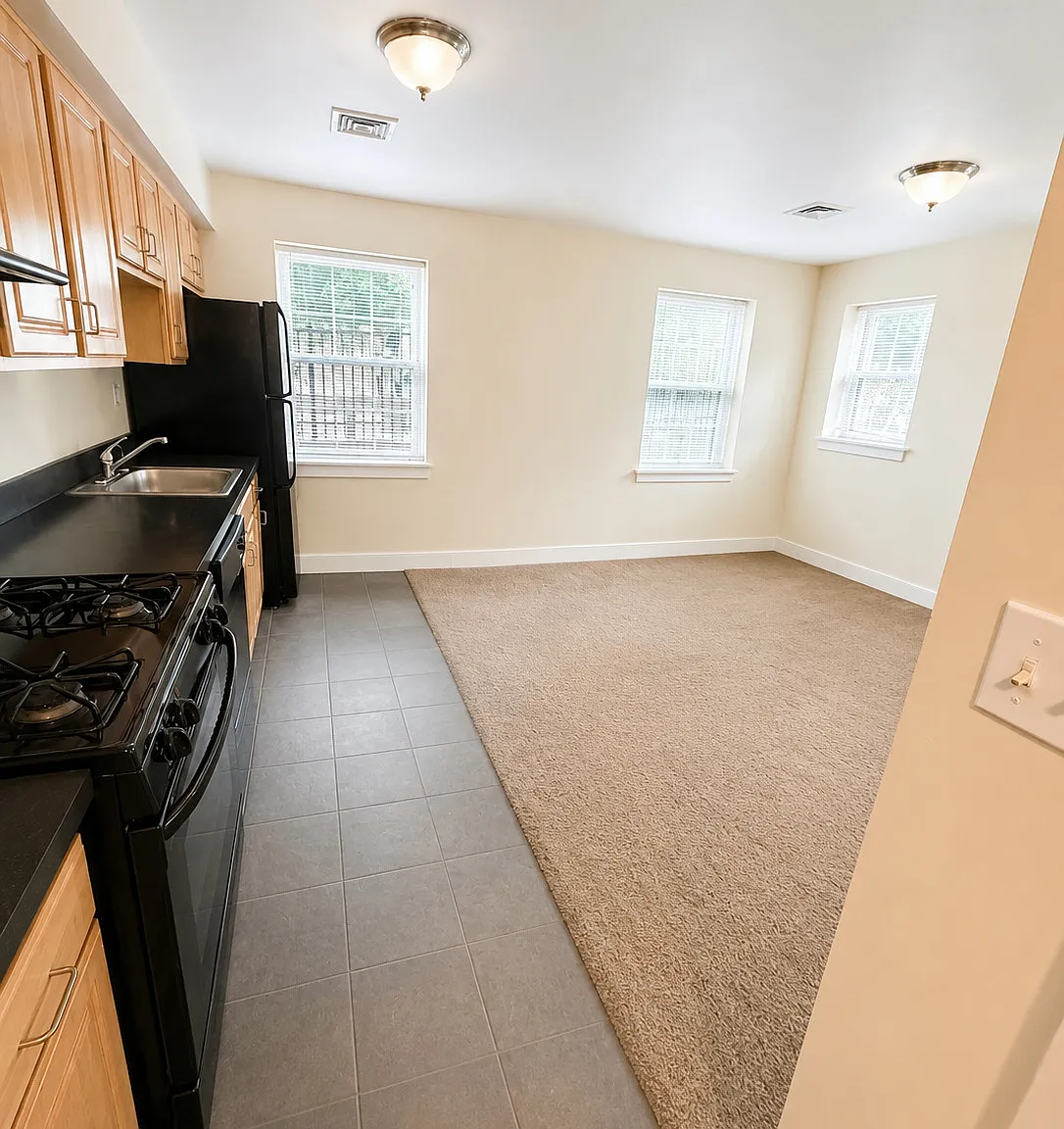 1 bed, 1.0 bath, 550 sqft, $1,500 — Photo 2
