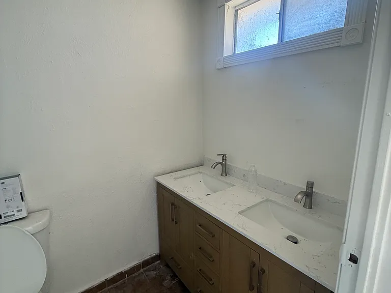 S Spruce Ave — Photo 10